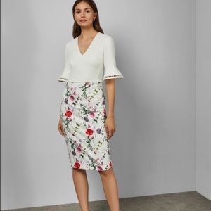 ❌SOLD ❌Ted Baker WESA
Hedgerow bodycon dress